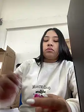 Snapshot of BELLAALEJA chatting on 16, 12, 2025 BELLAALEJA online show from 16, 12, 2025