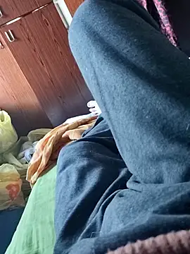 Snapshot of chris2304 chatting on 27, 11, 2025 chris2304 online show from 27, 11, 2025