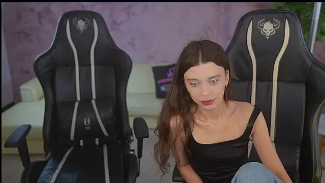 Snapshot of Regina_Sweet054 chatting on 12, 11, 2025 Regina Sweet054 online show from 12, 11, 2025