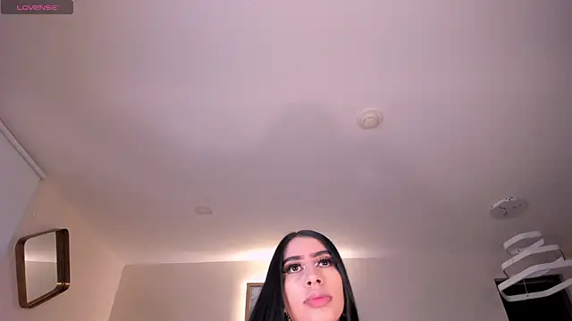 LeahLombardi  online show from 14, 11, 2025