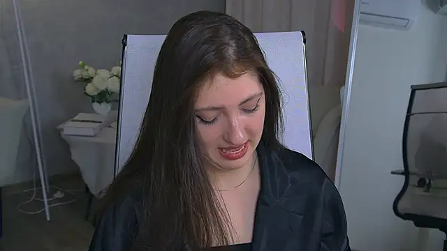 Mary Miiller online show from 6, 11, 2025