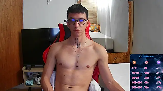 Snapshot of angelicious_ chatting on 3, 3, 2026 angelicious online show from 3, 3, 2026