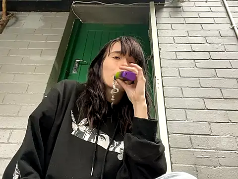 Snapshot of the_holy_t chatting on 20, 9, 2025 the holy t online show from 20, 9, 2025