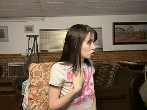 Snapshot of the_holy_t chatting on 26, 10, 2025 the holy t online show from 26, 10, 2025