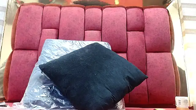 lola warner online show from 7, 11, 2025