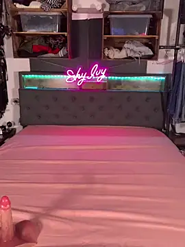 Shy Ivy online show from 24, 9, 2025