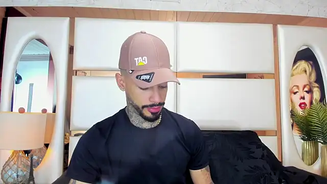 Snapshot of VinzenzRizzo chatting on 22, 10, 2025 VinzenzRizzo online show from 22, 10, 2025