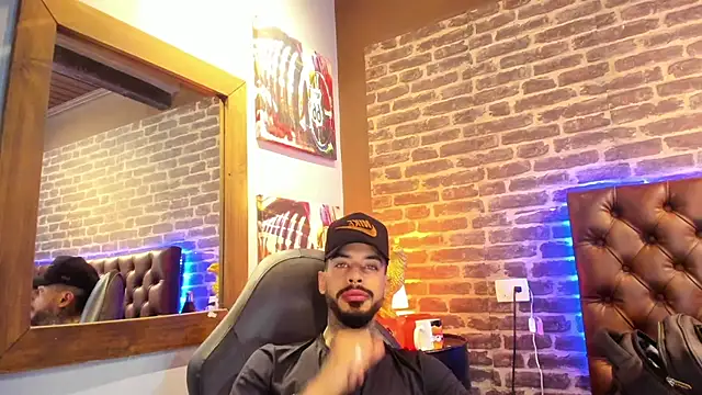 Snapshot of VinzenzRizzo chatting on 29, 10, 2025 VinzenzRizzo online show from 29, 10, 2025