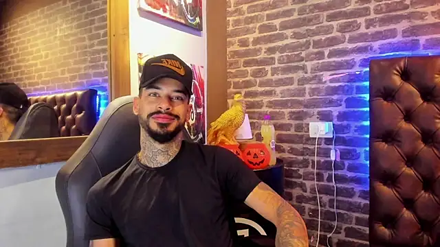 Snapshot of VinzenzRizzo chatting on 31, 10, 2025 VinzenzRizzo online show from 31, 10, 2025