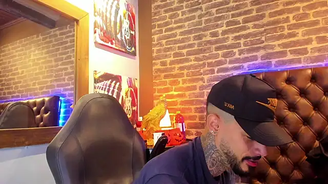 Snapshot of VinzenzRizzo chatting on 4, 11, 2025 VinzenzRizzo online show from 4, 11, 2025