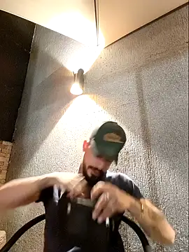 Snapshot of VinzenzRizzo chatting on 12, 11, 2025 VinzenzRizzo online show from 12, 11, 2025