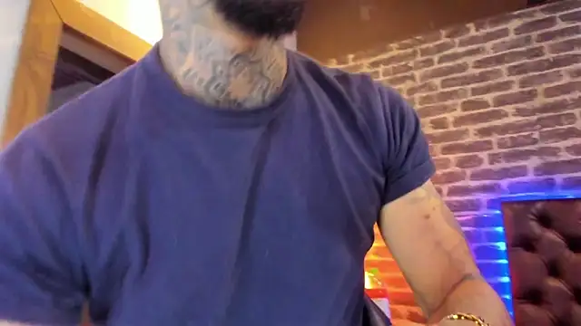 Snapshot of VinzenzRizzo chatting on 20, 11, 2025 VinzenzRizzo online show from 20, 11, 2025