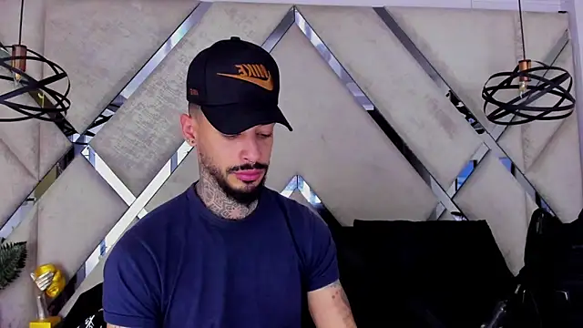 Snapshot of VinzenzRizzo chatting on 21, 11, 2025 VinzenzRizzo online show from 21, 11, 2025