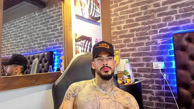 Snapshot of VinzenzRizzo chatting on 23, 11, 2025 VinzenzRizzo online show from 23, 11, 2025