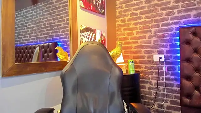 Snapshot of VinzenzRizzo chatting on 5, 12, 2025 VinzenzRizzo online show from 5, 12, 2025