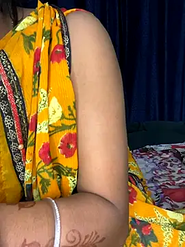 SEXY-SIMI-BHABI online show from 15, 10, 2025