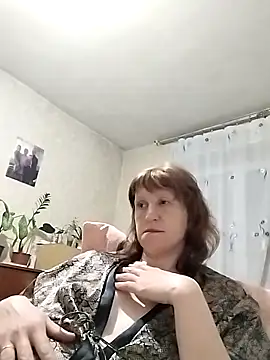 Flower2931 online show from 8, 4, 2026