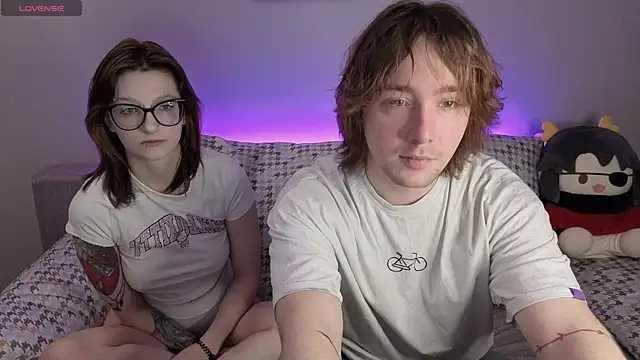 Snapshot of ellen_and_danny chatting on 19, 10, 2025 ellen and danny online show from 19, 10, 2025