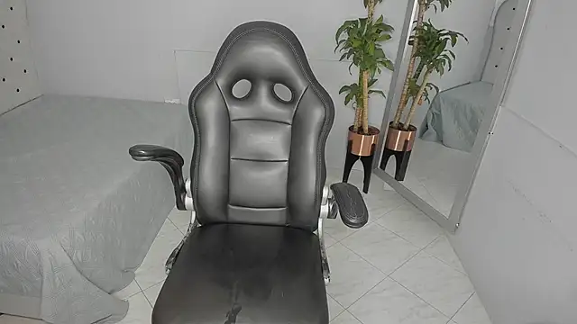 Alix 18  online show from 25, 9, 2025