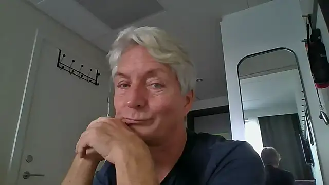 Snapshot of Swegay12-Exhi chatting on 5, 10, 2025 Swegay12-Exhi online show from 5, 10, 2025