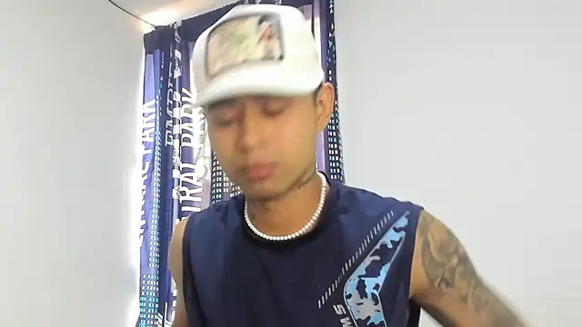 Snapshot of _Logan_Colton_ chatting on 17, 10, 2025 Logan Colton online show from 17, 10, 2025