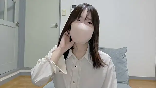 Snapshot of Miku-ooo chatting on 14, 10, 2025 Miku-ooo online show from 14, 10, 2025