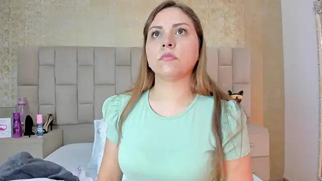 Snapshot of cloesummerr_ chatting on 22, 10, 2025 cloesummerr online show from 22, 10, 2025