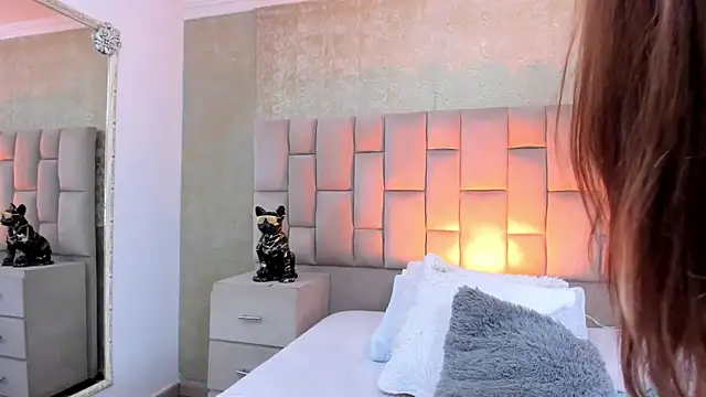 Snapshot of cloesummerr_ chatting on 4, 11, 2025 cloesummerr online show from 4, 11, 2025