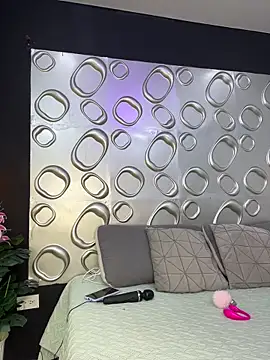 Skylar Smith  online show from 5, 2, 2026