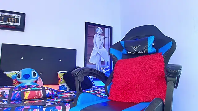 Snapshot of Luke_Stone chatting on 25, 9, 2025 Luke Stone online show from 25, 9, 2025