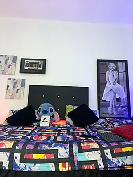 Snapshot of Luke_Stone chatting on 28, 9, 2025 Luke Stone online show from 28, 9, 2025