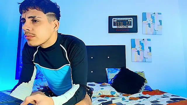 Snapshot of Luke_Stone chatting on 28, 10, 2025 Luke Stone online show from 28, 10, 2025