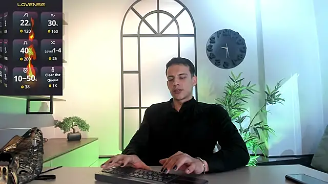 Snapshot of Dustin_Sonne chatting on 13, 10, 2025 Dustin Sonne online show from 13, 10, 2025