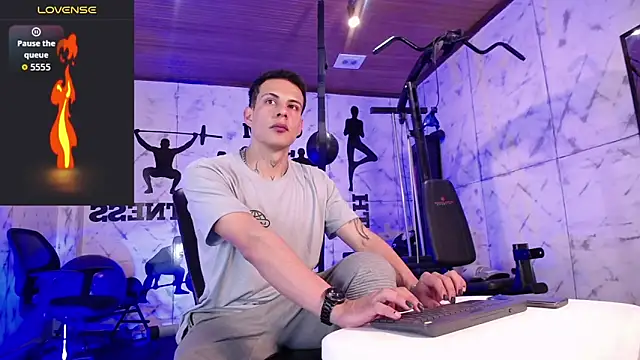 Snapshot of Dustin_Sonne chatting on 18, 10, 2025 Dustin Sonne online show from 18, 10, 2025