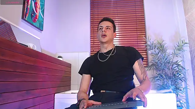 Snapshot of Dustin_Sonne chatting on 17, 11, 2025 Dustin Sonne online show from 17, 11, 2025