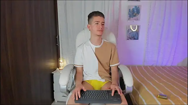 Snapshot of ThiagooJames chatting on 21, 9, 2025 ThiagooJames online show from 21, 9, 2025