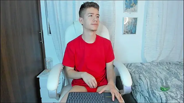 Snapshot of ThiagooJames chatting on 24, 9, 2025 ThiagooJames online show from 24, 9, 2025