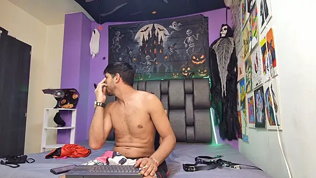 ashtoncooperr online show from 26, 10, 2025