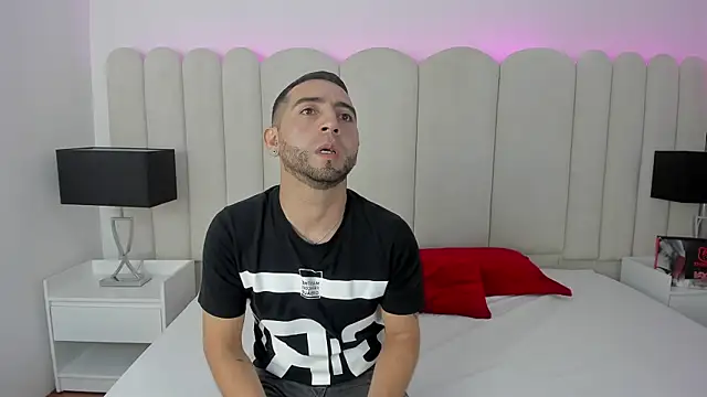 Snapshot of Lushian_ chatting on 5, 12, 2025 Lushian online show from 5, 12, 2025