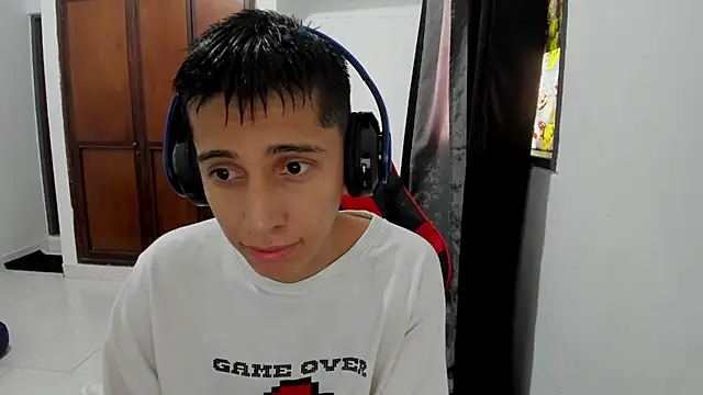 Snapshot of gomitaboy_1 chatting on 19, 10, 2025 gomitaboy 1 online show from 19, 10, 2025