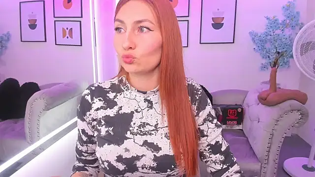 Snapshot of Alicia_leclair chatting on 28, 9, 2025 Alicia leclair online show from 28, 9, 2025