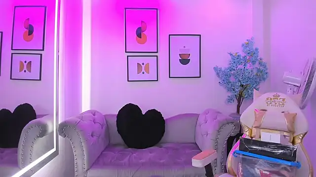 Snapshot of Alicia_leclair chatting on 5, 10, 2025 Alicia leclair online show from 5, 10, 2025