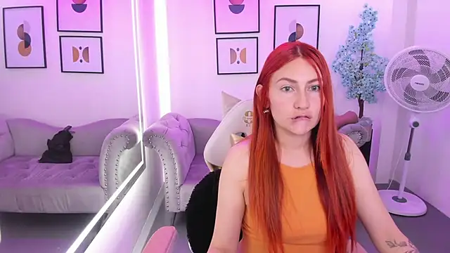 Snapshot of Alicia_leclair chatting on 22, 11, 2025 Alicia leclair online show from 22, 11, 2025