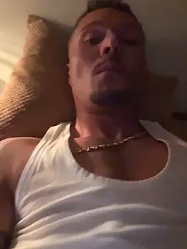 Snapshot of OfferedTearing chatting on 5, 10, 2025 OfferedTearing online show from 5, 10, 2025