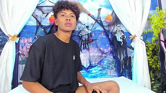 MilthonDelis online show from 22, 10, 2025