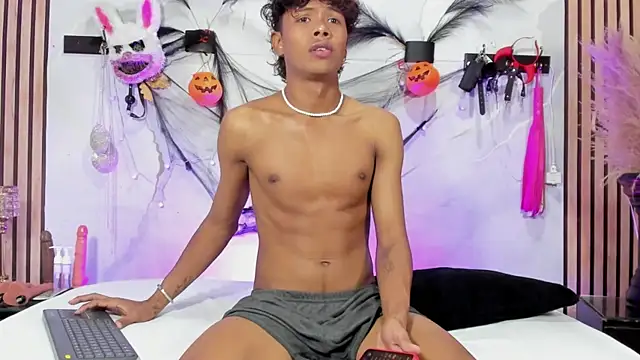 MilthonDelis online show from 31, 10, 2025