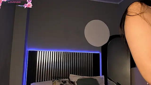 Snapshot of Emilybeltons chatting on 9, 10, 2025 Emilybeltons online show from 9, 10, 2025