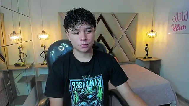 BenjaminBottonn online show from 2, 10, 2025