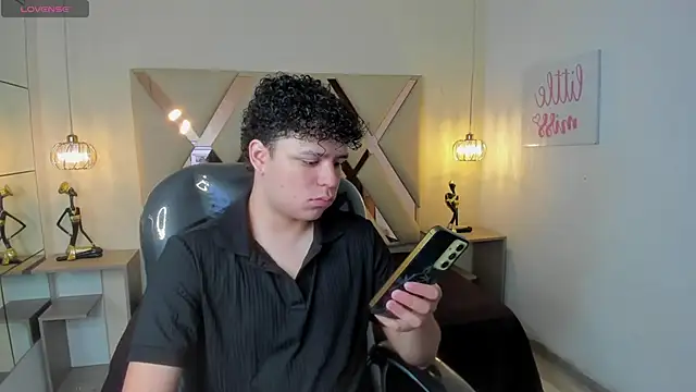 BenjaminBottonn online show from 15, 10, 2025