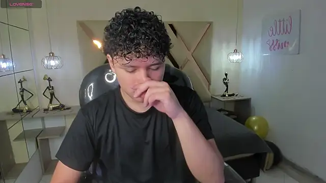 BenjaminBottonn online show from 23, 10, 2025